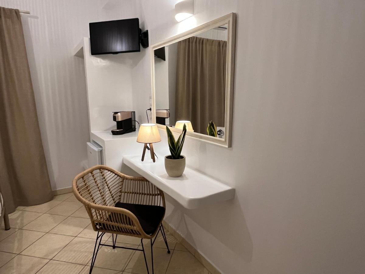 Hotel Chrisoula Antiparos Town エクステリア 写真