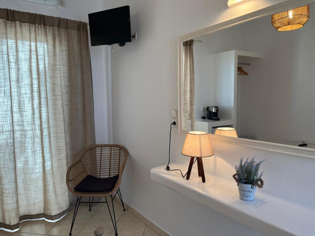 Hotel Chrisoula Antiparos Town エクステリア 写真