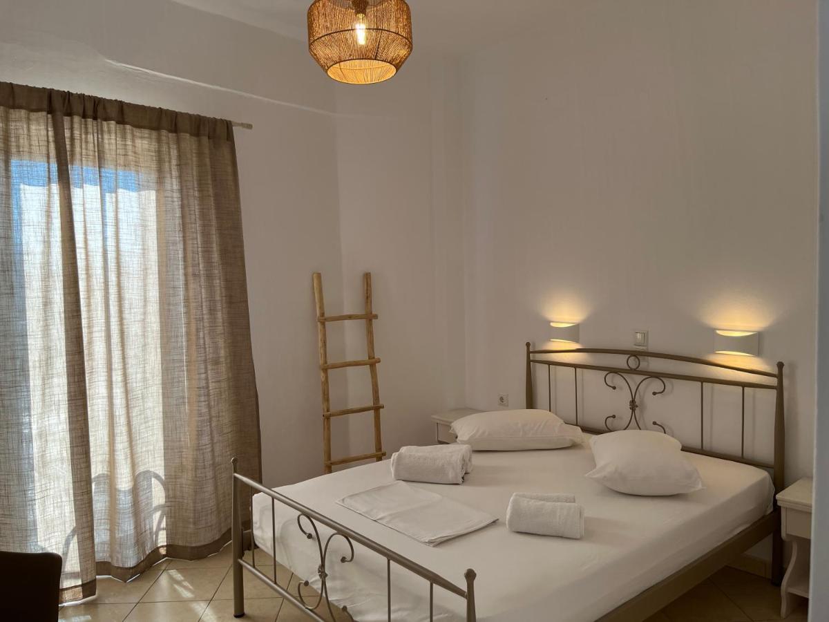 Hotel Chrisoula Antiparos Town エクステリア 写真